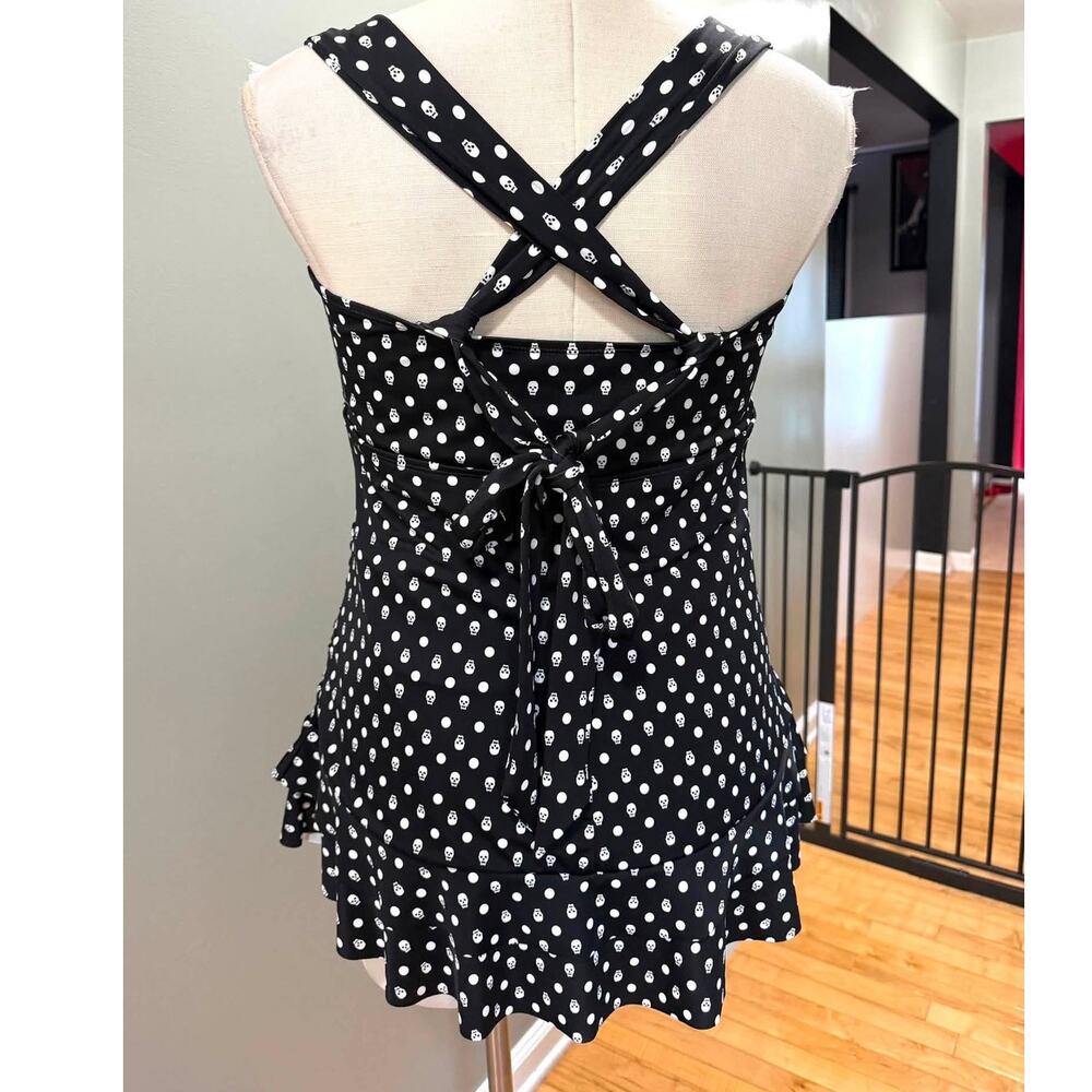 Torrid 3 (3X 22/24) Skull Polka Dot Ruffle Skirted One Piece Padded Swimsuit - Picture 3 of 4